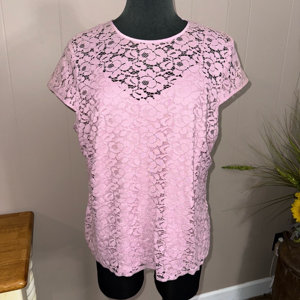 Liz Claiborne • 2 fer Lace Blouse and Cami Set